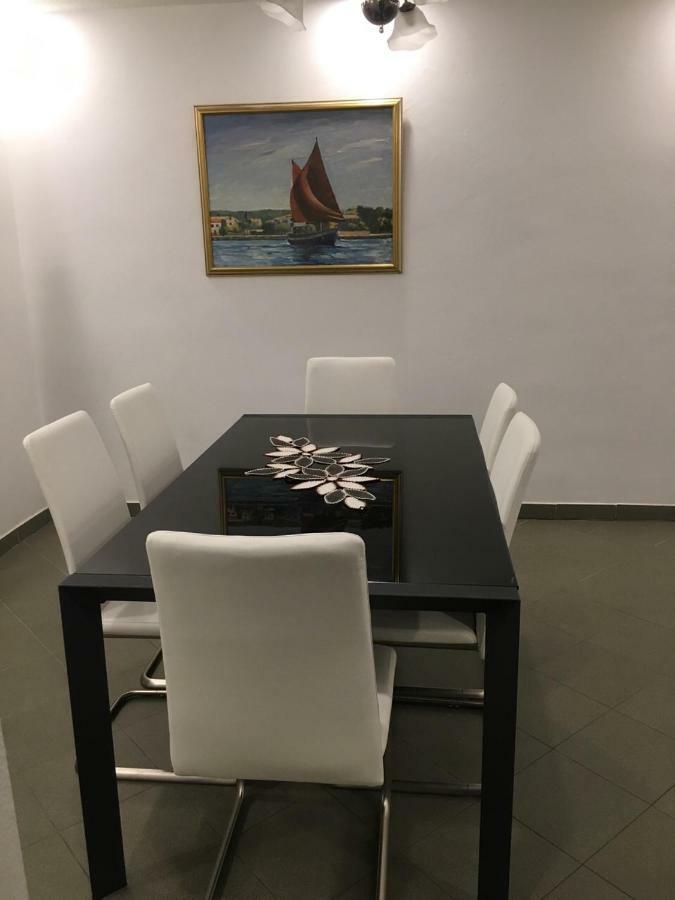 Apartments Fratelli Malinska Eksteriør bilde